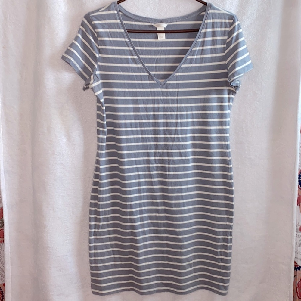 H&M basic gray & white striped tshirt dress (L)